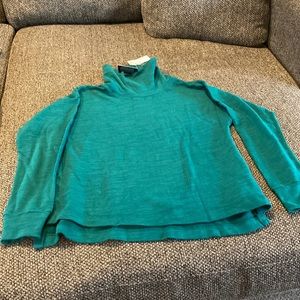 New with tags j crew turtleneck sweatshirt